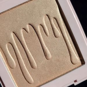 Kylie Cosmetics highlighter.